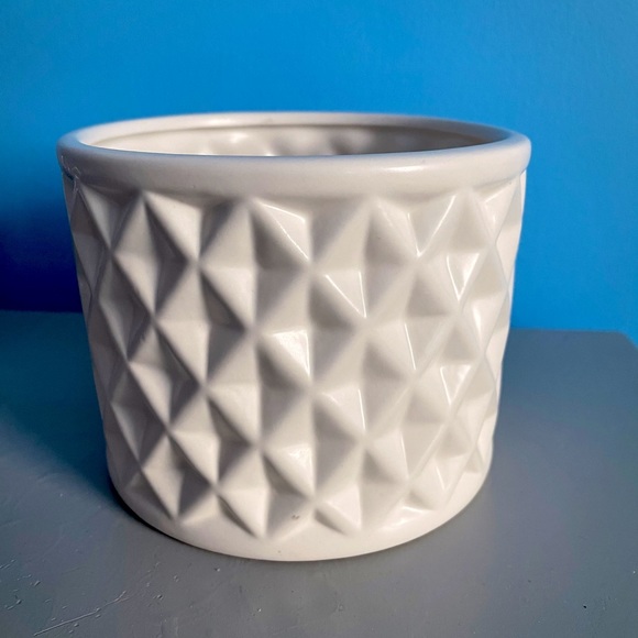 Ceramic container - Picture 1 of 5